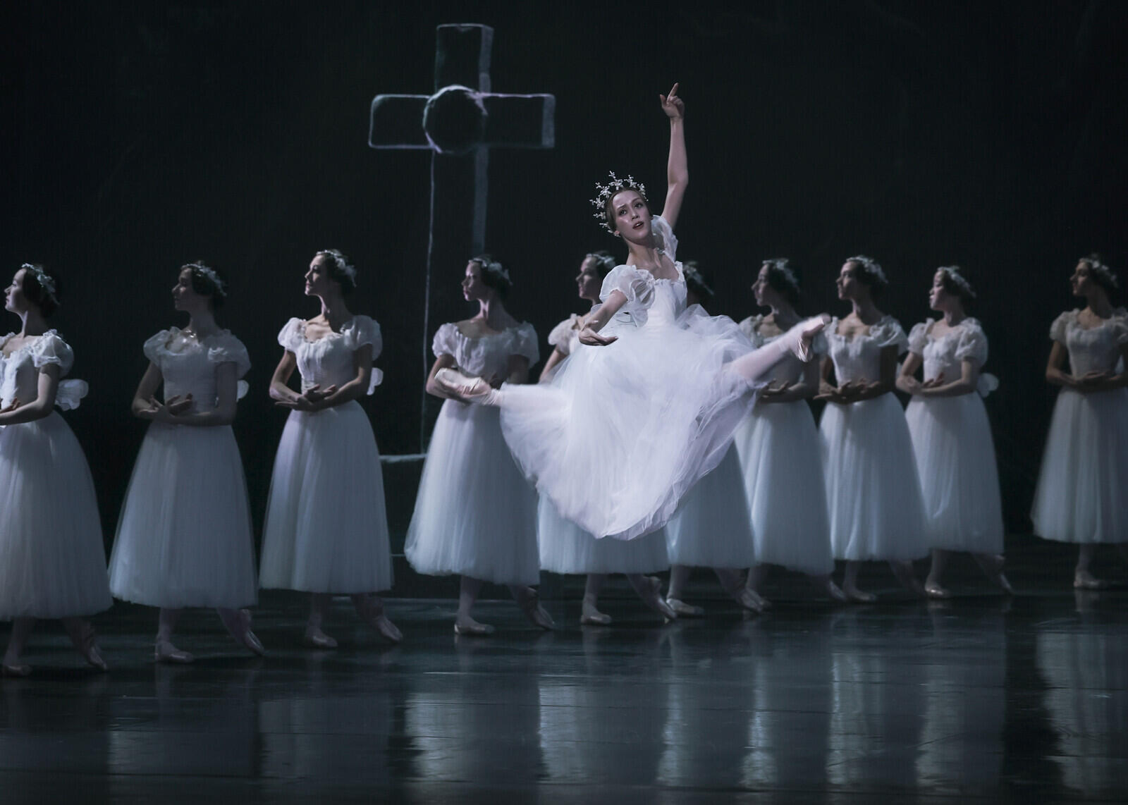 バレエ MUSEdeDeuxieme ClasseBRENTELLABALLERINA プルミエール・ダンスーズに昇進が決定したばかりのクララ